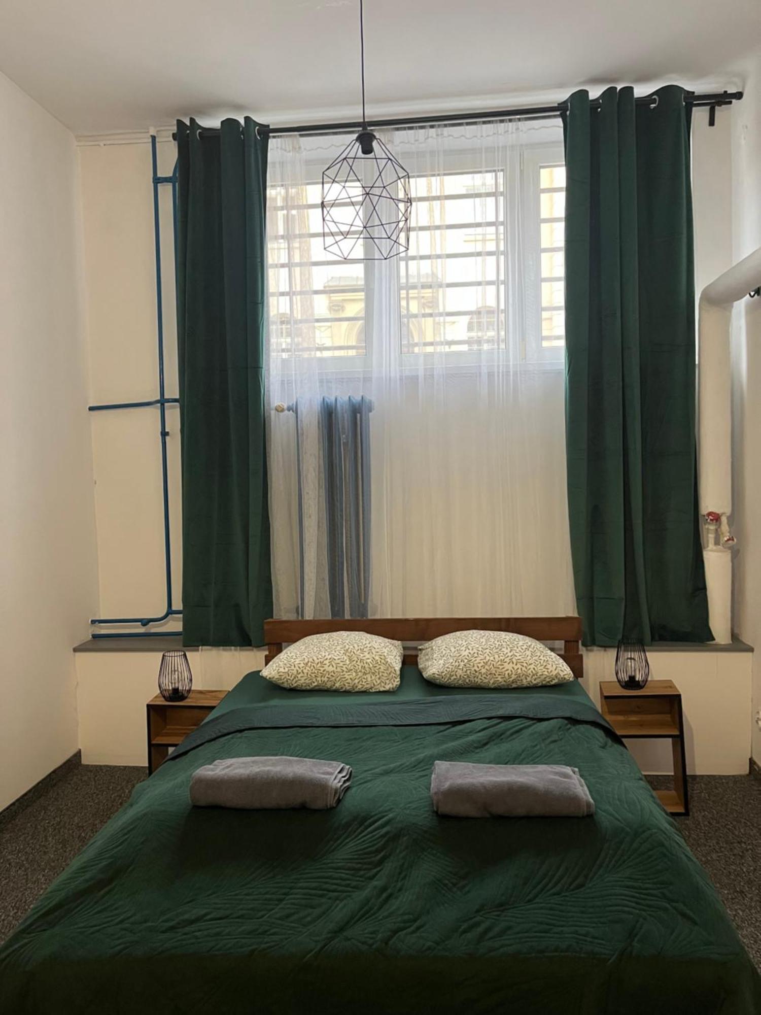Tomtom Hostel Краков Экстерьер фото